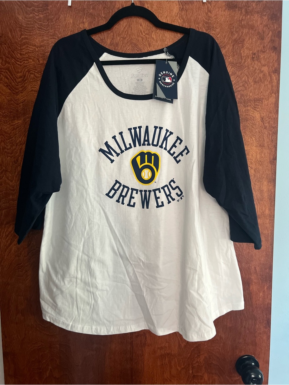 NWT Fanatics Milwaukee Brewers 3/4 Length Baseball Top